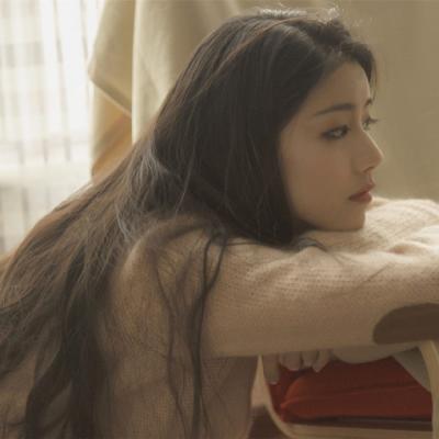 �������շ���Ů������ͷ��ѡ    ��ʻ����