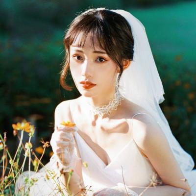 �������շ���Ů������ͷ��ѡ    ��ʻ����