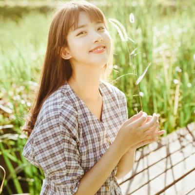 �������շ���Ů������ͷ��ѡ    ��ʻ����