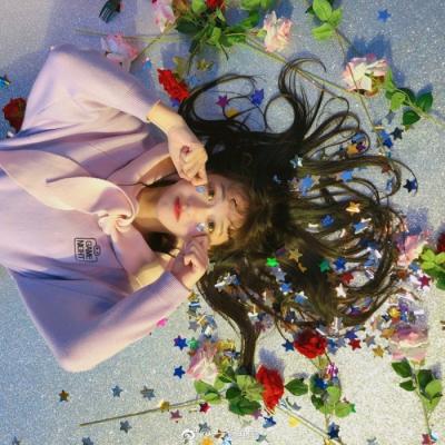 Ψ���ÿ����⾳��΢��Ů��ͷ��  ���ꡢ��˭�ڲ���