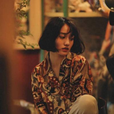 Ψ���ÿ����⾳��΢��Ů��ͷ��  ���ꡢ��˭�ڲ���