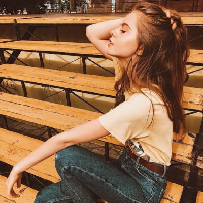 �ÿ����ʷ�ŷ��Ů��΢��ͷ��  �ռ���Ļ���