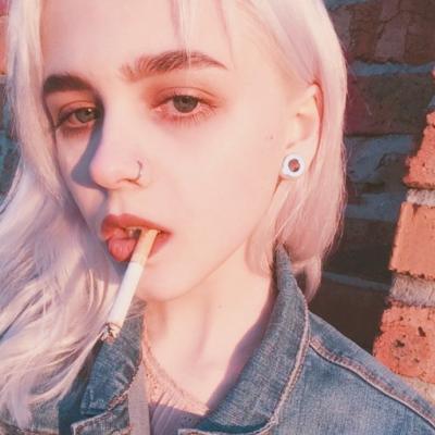 �ÿ����ʷ�ŷ��Ů��΢��ͷ��  �ռ���Ļ���