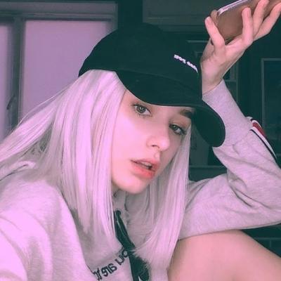 �ÿ����ʷ�ŷ��Ů��΢��ͷ��  �ռ���Ļ���