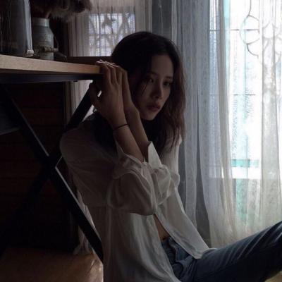 ���ʺ�Ů�˵�΢��ͷ��     ��˼������