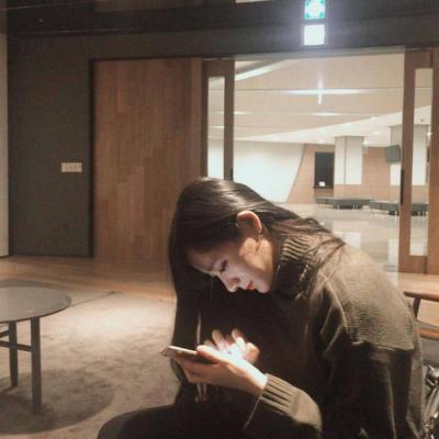 ���ʺ�Ů�˵�΢��ͷ��     ��˼������