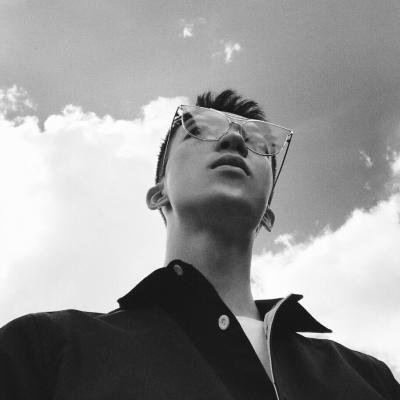 ΢��ͷ�����������ڰ�     ��῿ʵ��