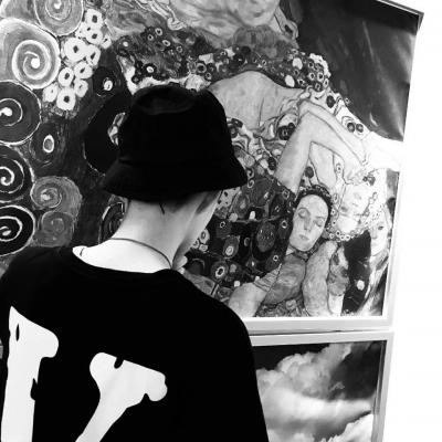 ΢��ͷ�����������ڰ�     ��῿ʵ��