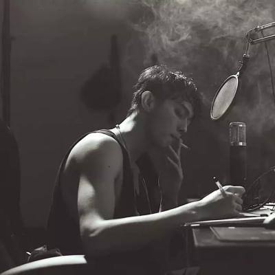 ΢��ͷ�����������ڰ�     ��῿ʵ��