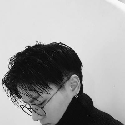 ΢��ͷ�����������ڰ�     ��῿ʵ��