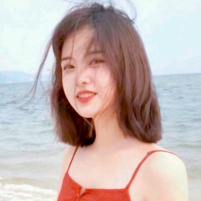 С���µ���ɫϵŮ��΢��ͷ��  ��ɫ�������Ů