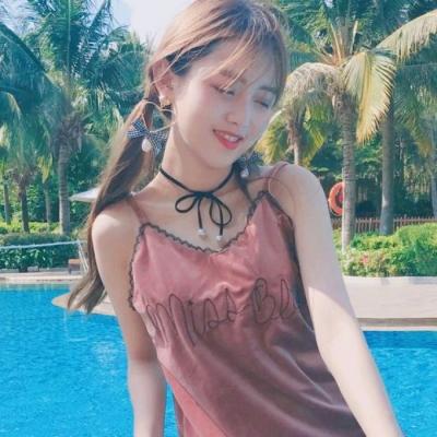 С���µ���ɫϵŮ��΢��ͷ��  ��ɫ�������Ů