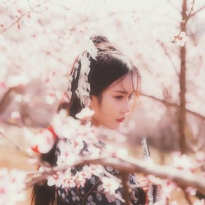 Ψ�����⾳������Ů���ŷ�ͷ��  ���������ָ��