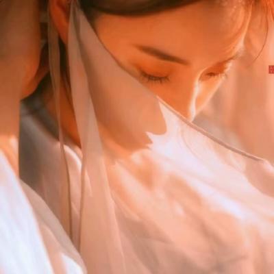 Ψ�����⾳������Ů���ŷ�ͷ��  ���������ָ��