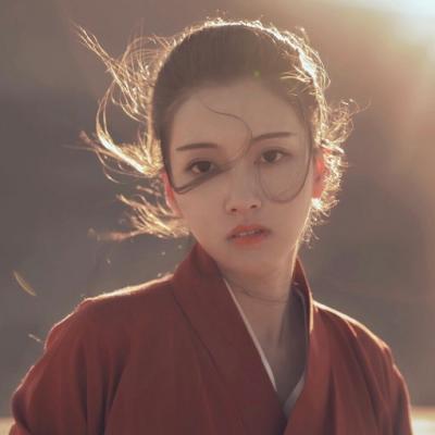 Ψ�����⾳������Ů���ŷ�ͷ��  ���������ָ��