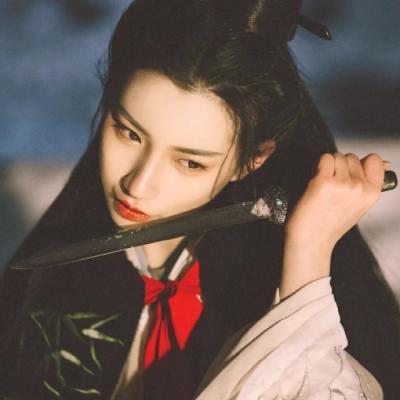 Ψ�����⾳������Ů���ŷ�ͷ��  ���������ָ��