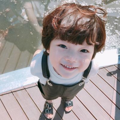 ���ɰ��ĸ������ͷ��    ����СС��~