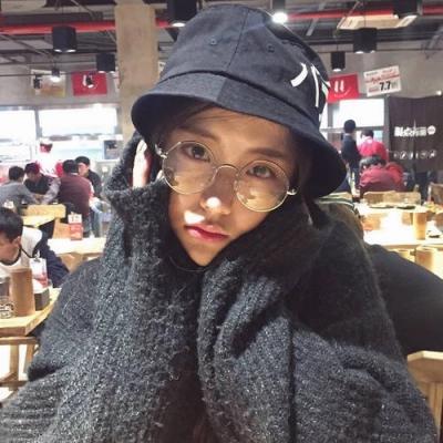 ʱ���з��Ĵ��۾�Ů��ͷ�� ֻ����һ��ƫִ��