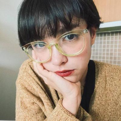 ʱ���з��Ĵ��۾�Ů��ͷ�� ֻ����һ��ƫִ��