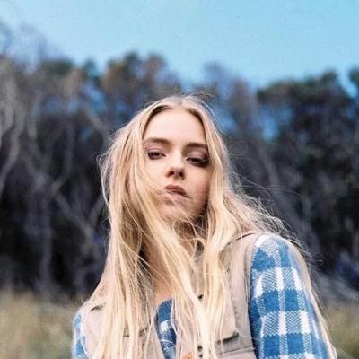 ʱ���и��Ե�ŷ��Ů��ͷ��  ���ξ�һ�𴳵�