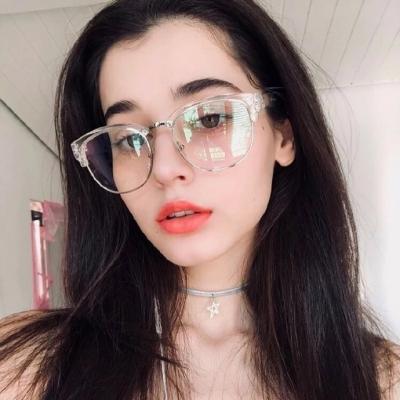 ʱ���и��Ե�ŷ��Ů��ͷ��  ���ξ�һ�𴳵�