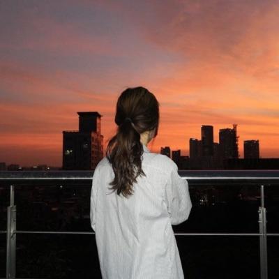 ΢��ͷ��Ů���򵥱�Ӱ  �㴥��������������