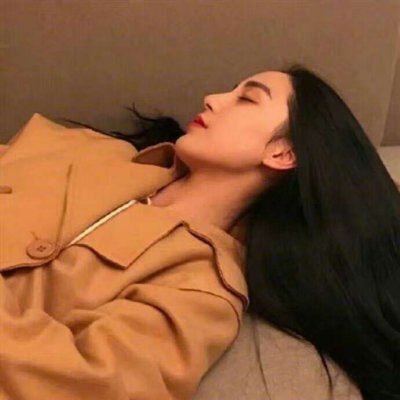 ��������ɫϵŮͷ/�Ǹ���ĳ�ɫ߹