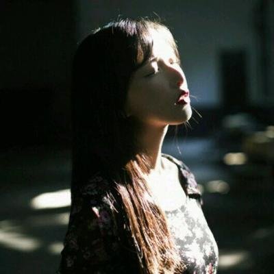 Ů��΢��ͷ���˸�Ψ���м�������ʹ������