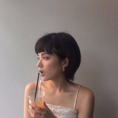 ���ԣ��˸а���Ůͷ.