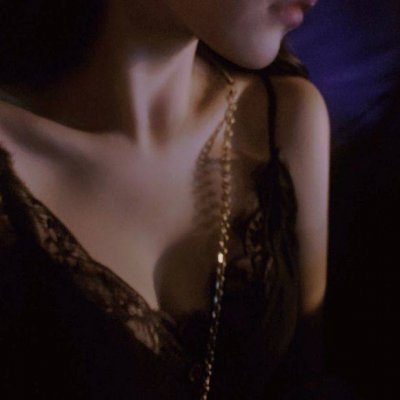 ���ԣ��˸а���Ůͷ.