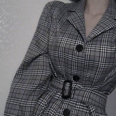 ���ԣ��˸а���Ůͷ.