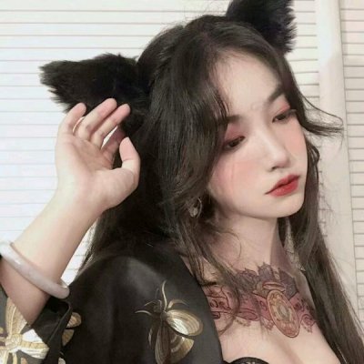 ���ԣ��˸а���Ůͷ.