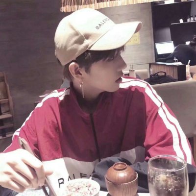 ���ִ�:������ͷ/���޹��ڣ������߲�����