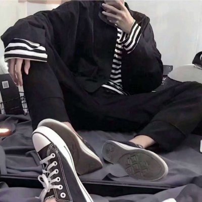 ���ִ�:������ͷ/���޹��ڣ������߲�����