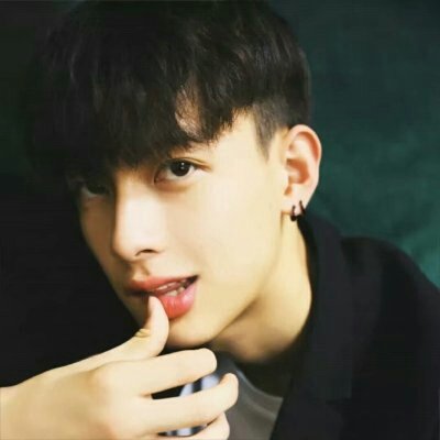 С���¡��ɾ���˧������ͷ��