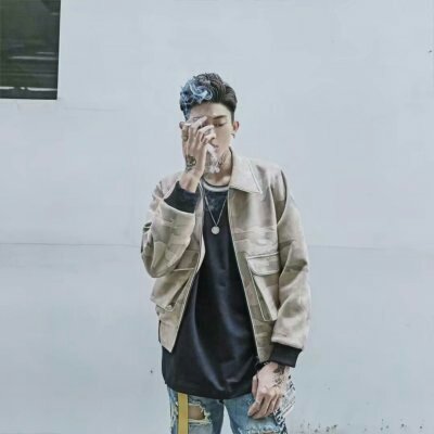 С���¡��ɾ���˧������ͷ��