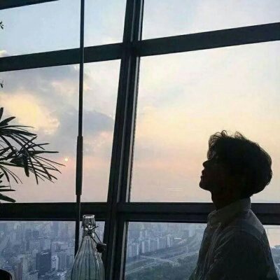 С���¡��ɾ���˧������ͷ��