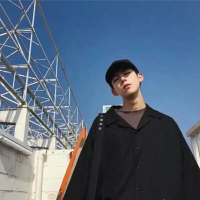 С���¡��ɾ���˧������ͷ��