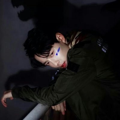 С���¡��ɾ���˧������ͷ��