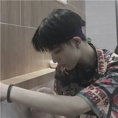 С���¡��ɾ���˧������ͷ��