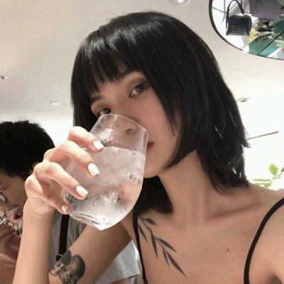 ���ԣ���ѡ������Ůͷ.һ�۾�����.