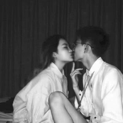 ����ͷ��˫�ˣ�