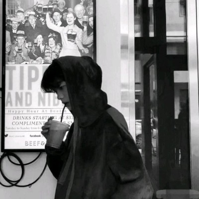 ���ԣ�����˧���ڰ���ͷ/�����й�