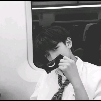 ���ԣ�����˧���ڰ���ͷ/�����й�