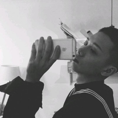 ���ԣ�����˧���ڰ���ͷ/�����й�