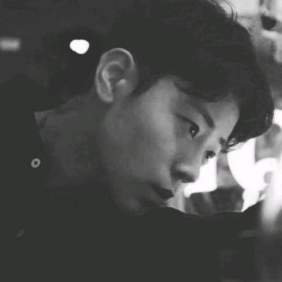 ���ԣ�����˧���ڰ���ͷ/�����й�