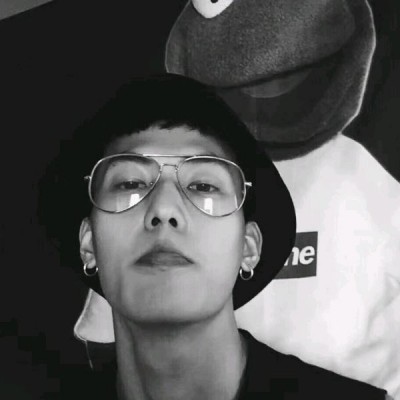 ���ԣ�����˧���ڰ���ͷ/�����й�