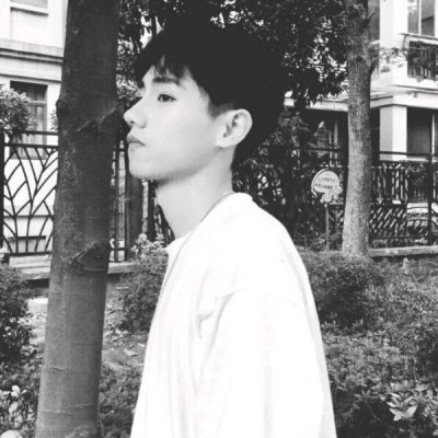 ���ԣ�����˧���ڰ���ͷ/�����й�