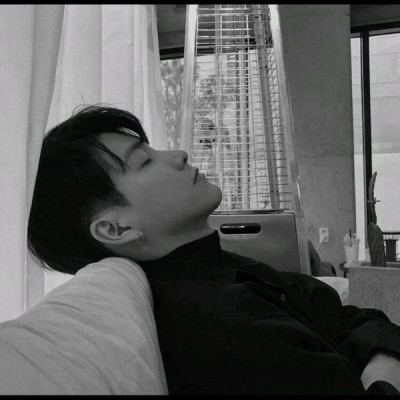 ���ԣ�����˧���ڰ���ͷ/�����й�