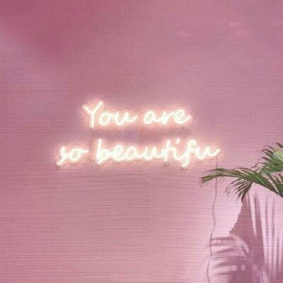 ����:��Ů�ı�ֽ~��ɫ